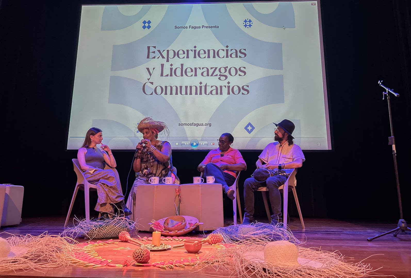 Foro de Liderazgos y experiencias comunitarias